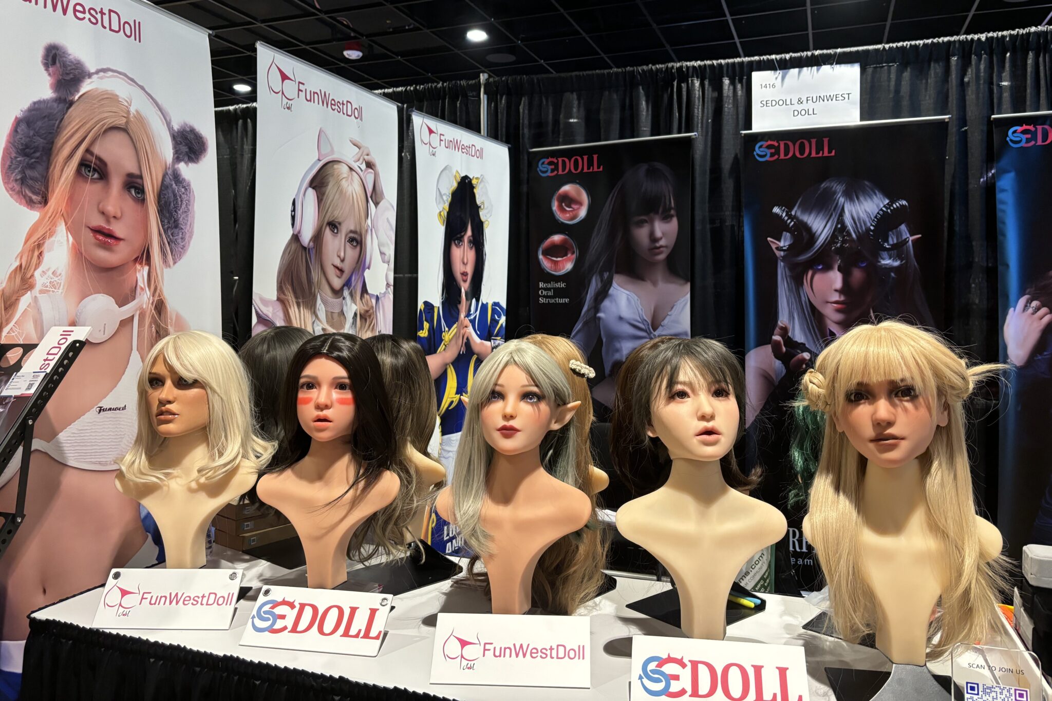 SE Doll booth at AVP Expo